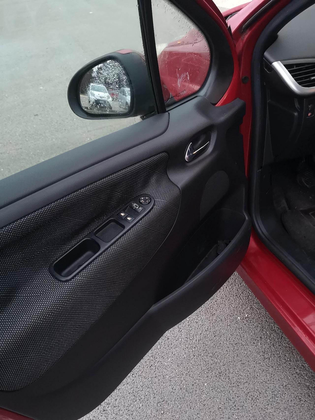 Peugeot 207 1.4 VTi 95CV 5p - 2008