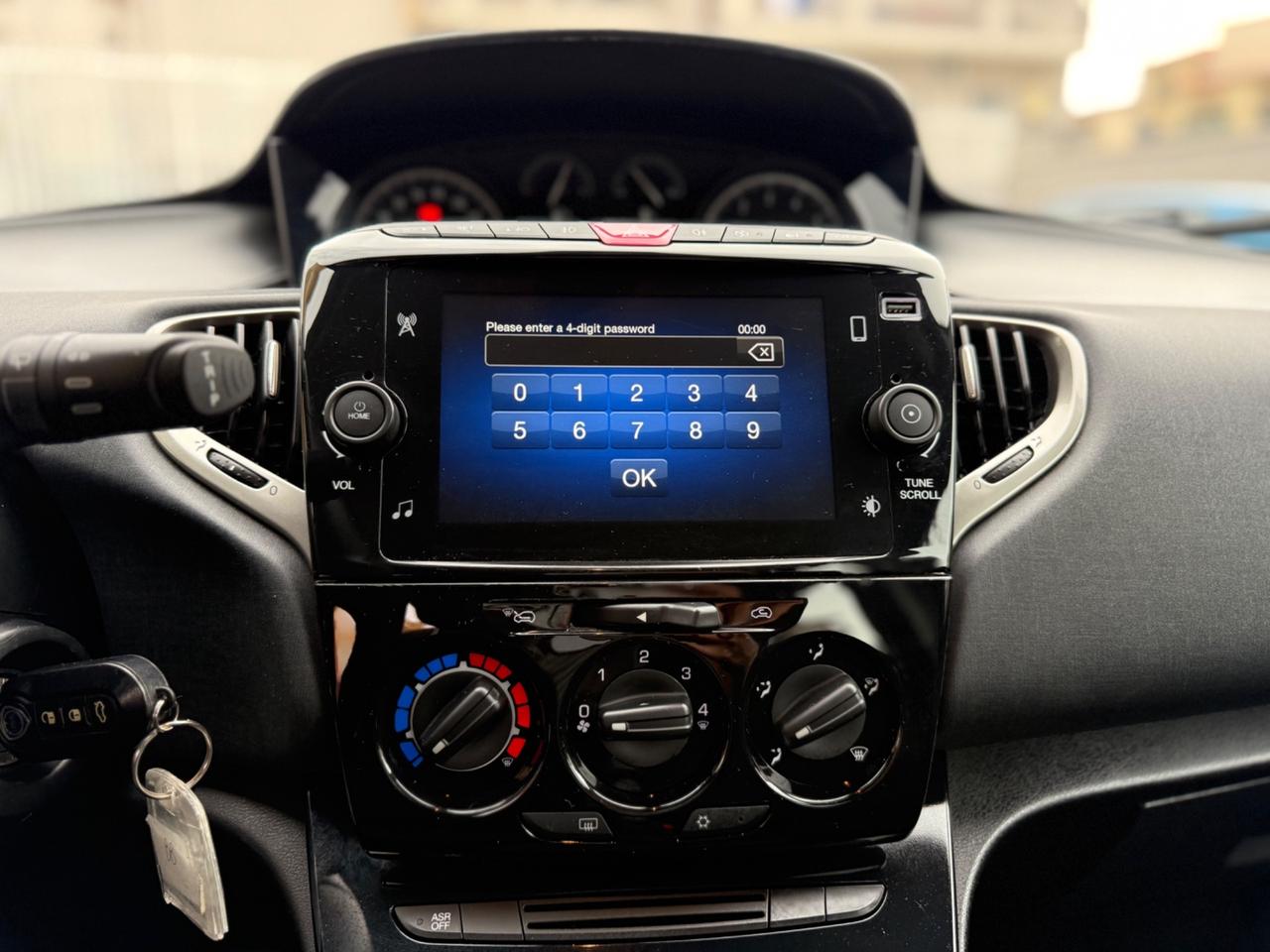 Lancia Ypsilon 1.0 FireFly 5 porte S&S Hybrid Alberta Ferretti