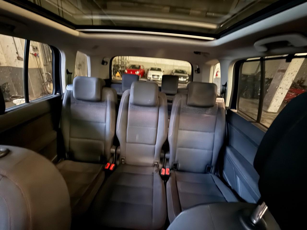 Volkswagen Touran 2.0 TDI 150 CV SCR DSG Business BlueMotion Technology