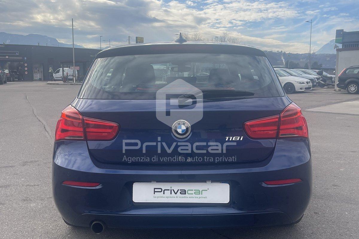 BMW 118i 5p. Advantage