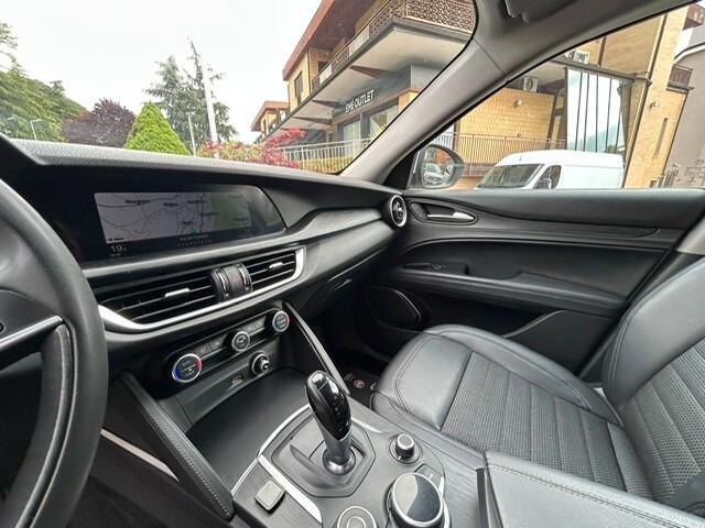 Alfa Romeo Stelvio 2.2 Turbodiesel 180 CV AT8 RWD Super