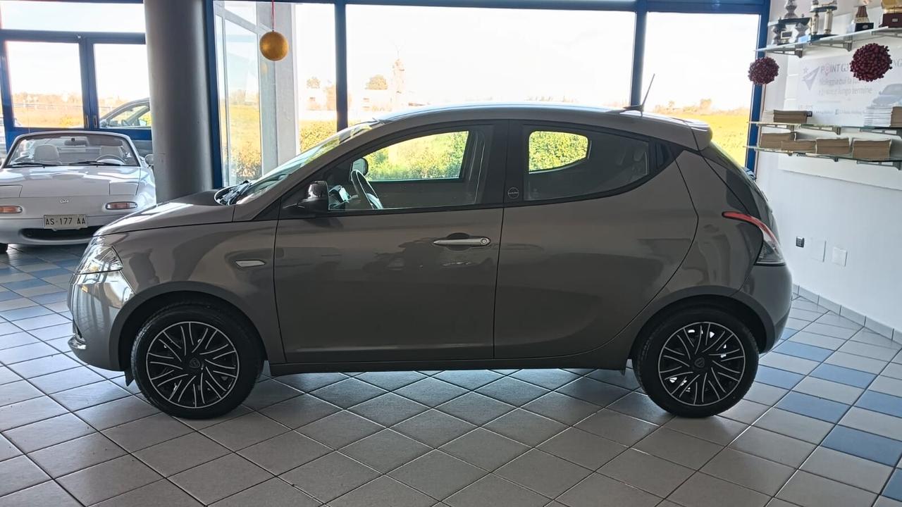 Lancia Ypsilon 1.0 FireFly 5 porte S&S Hybrid Ecochic Gold