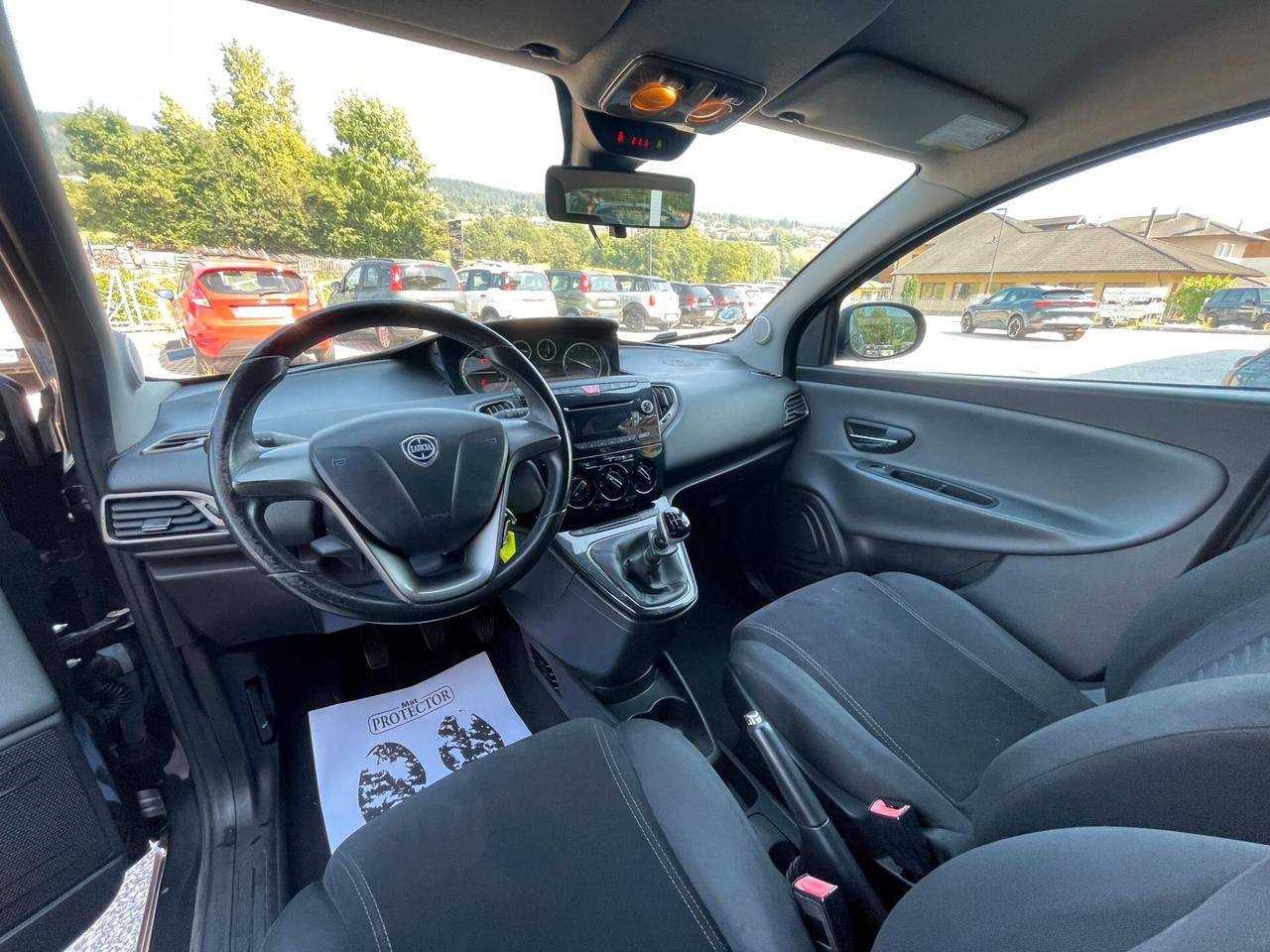 Lancia Ypsilon 1.2 69 CV 5 porte "NEOPATANTATI"