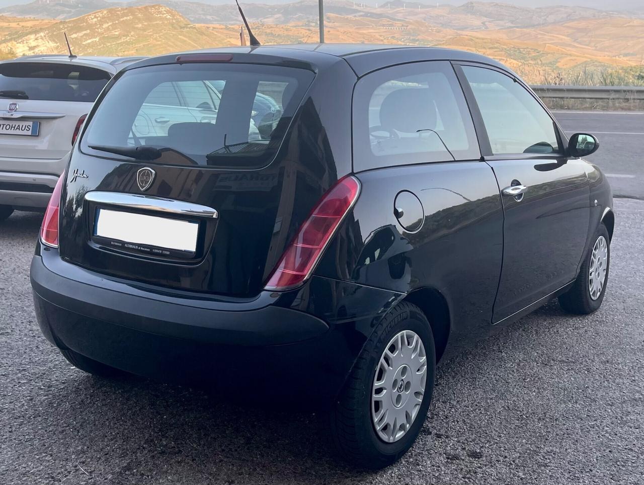 Lancia Ypsilon 1.2 69cv benzina - NEOPATENTATI