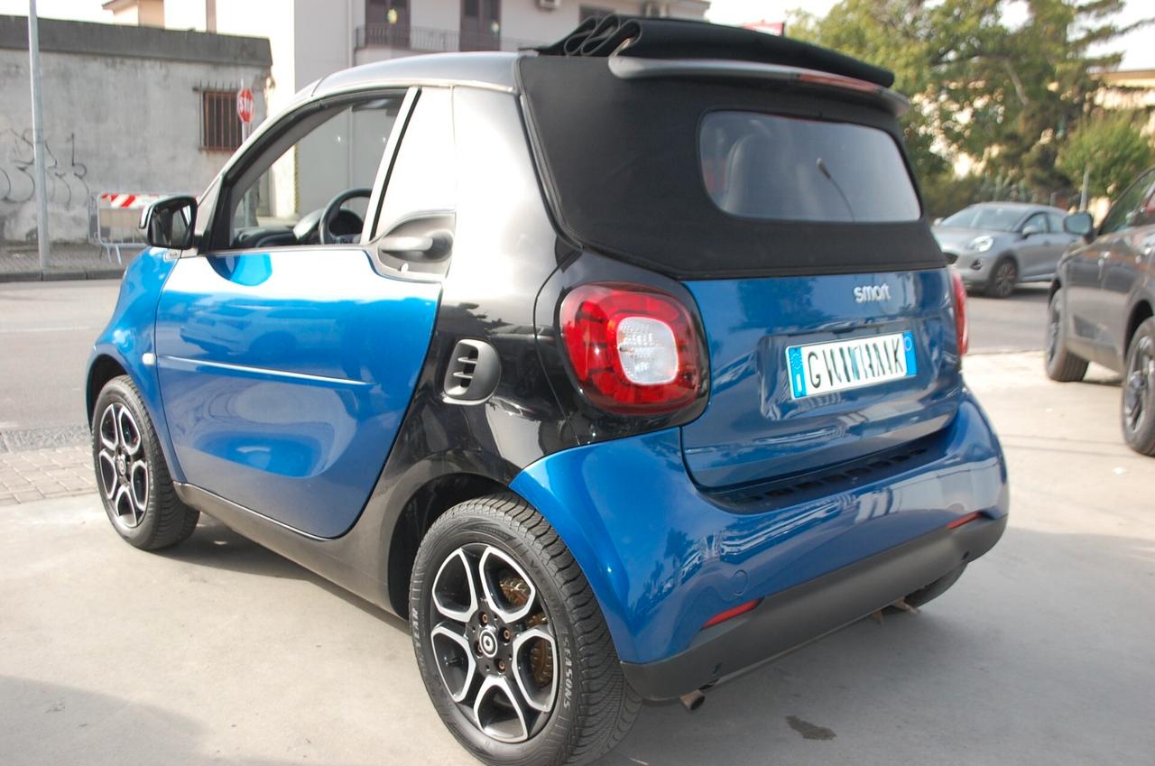 Smart forTwo Cabrio 0.9 t Prime 90CV twinamic Lega Pelle USB