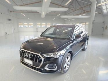 AUDI Q3 35 TDI quattro S tronic Business Advanced