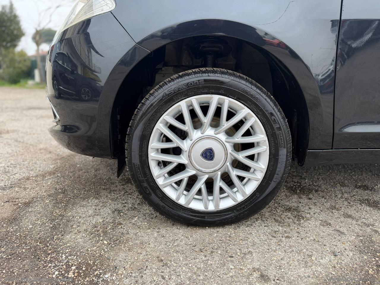 LANCIA Ypsilon 0.9 T.Air 85CV 5p. Met.Ec. Gold