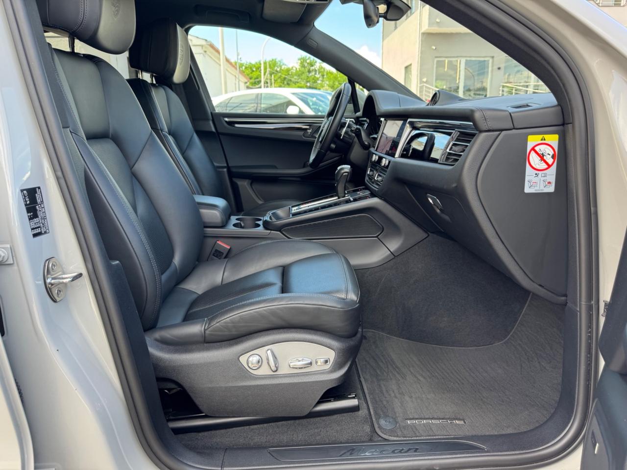 Porsche Macan 2.0 265cv colore gesso tetto uni pro