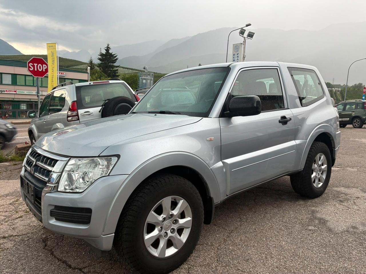 Mitsubishi Pajero 3.2 DI-D 3PORTE GANCIO TRAINO - MANUALE