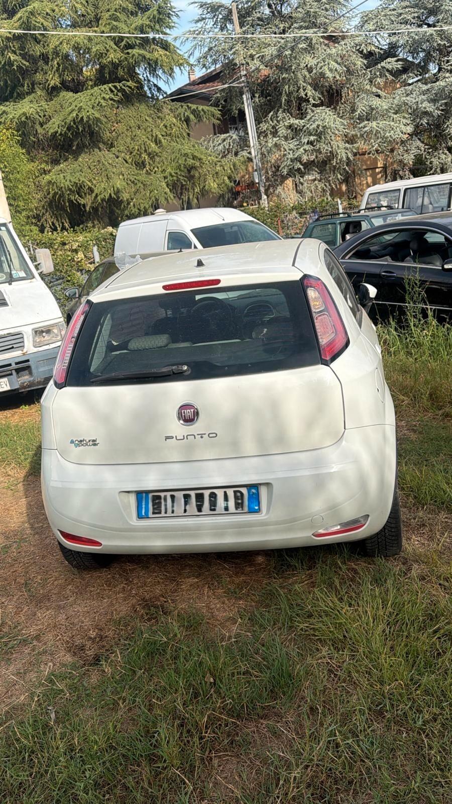 Fiat Punto Evo 1.4 metano incidentata