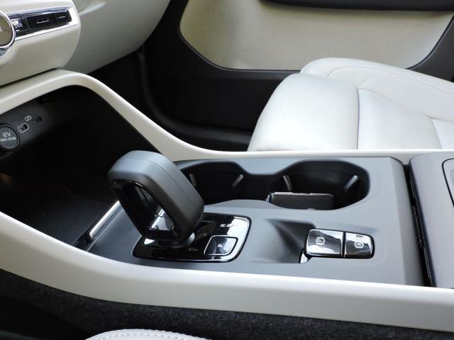 VOLVO XC40 B4 AWD automatico Core