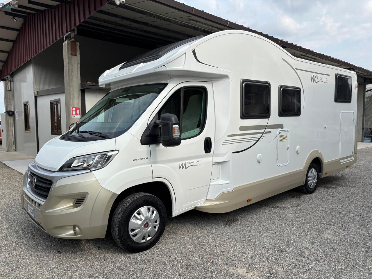 CI MAGIS 84 XT - SEMINTEGRALE CON LETTI GEMELLI IN CODA ED AMPIO GARAGE