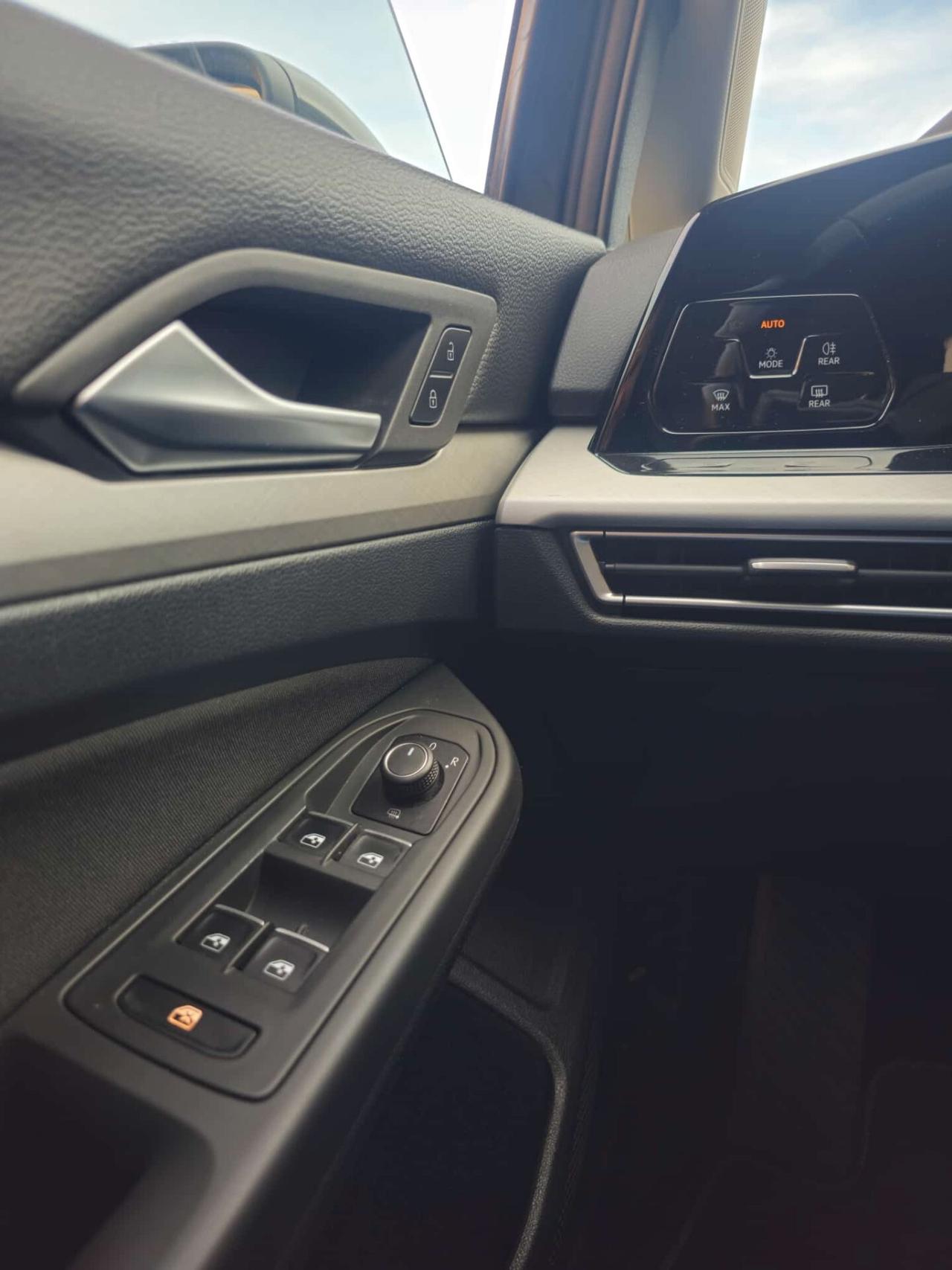 Volkswagen Golf 2.0 TDI 115 CV SCR Life