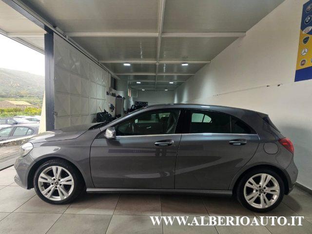 MERCEDES-BENZ A 180 d Automatic Premium
