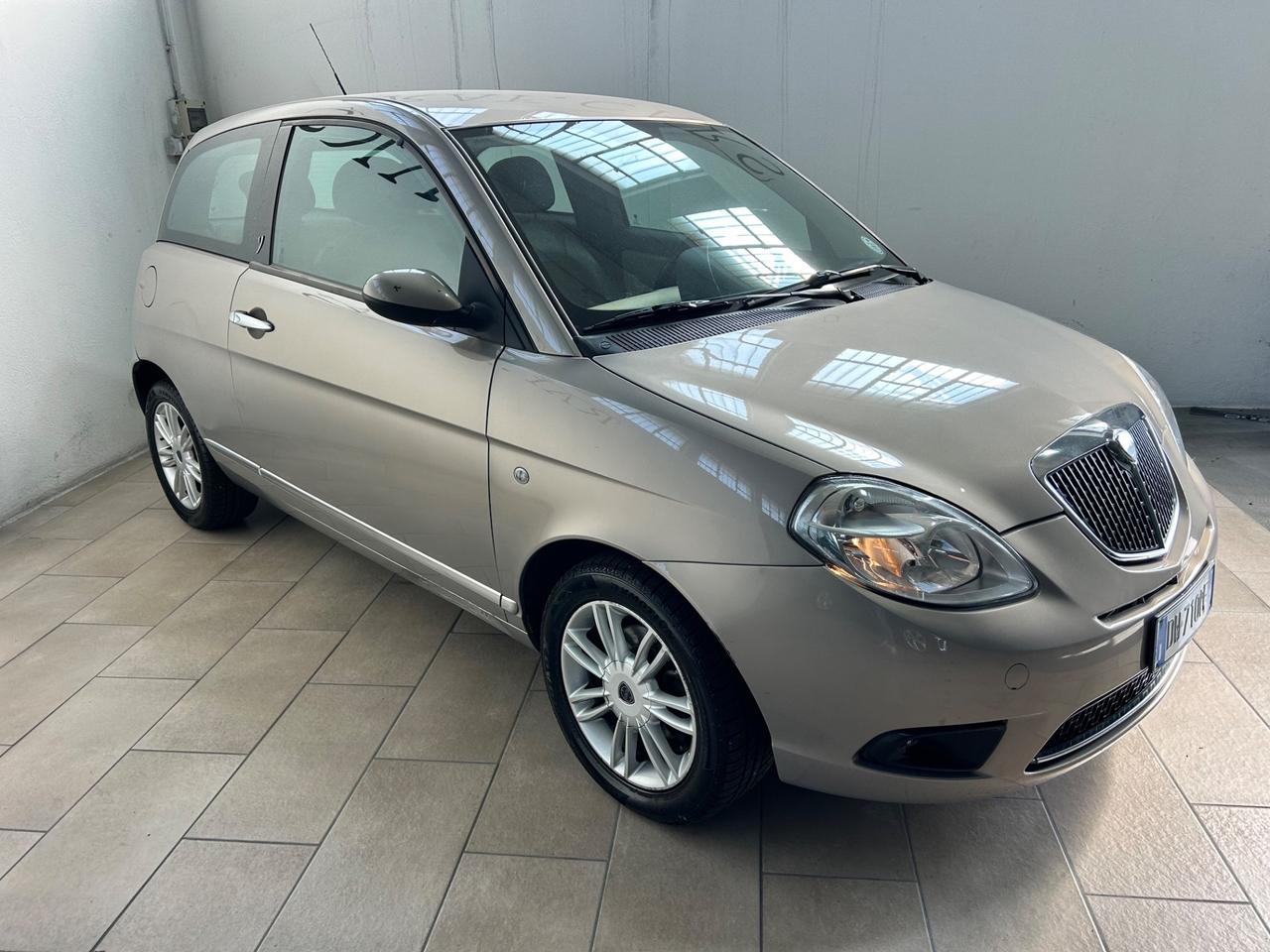 Lancia Ypsilon 1.2 Versus
