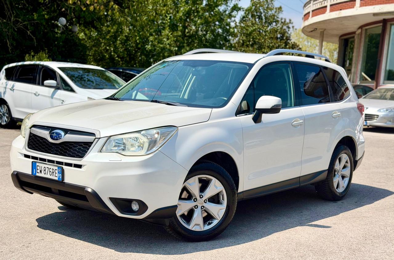Subaru Forester 2014 2.0D 4x4 gancio traino garanzia 12 mesi ! ! !