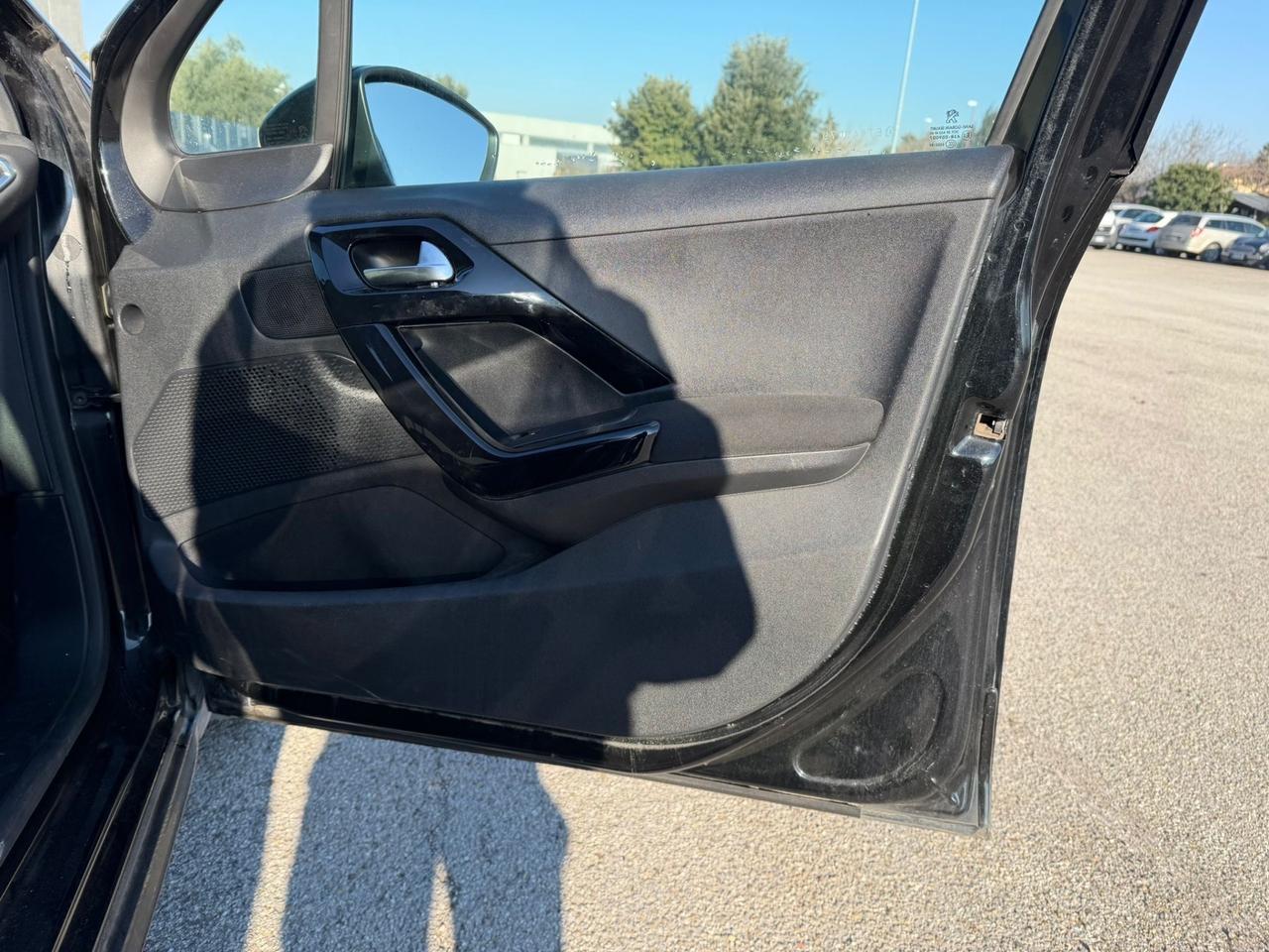 Peugeot 208 1.6 e-HDi 115 CV Stop&Start 5p Allure