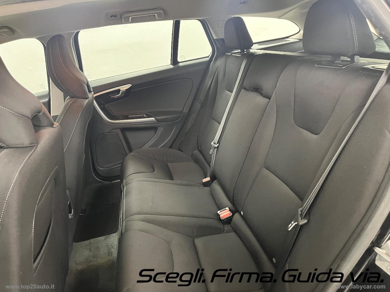 VOLVO V60 D2 1.6 Kinetic|GANCIO TRAINO|8 CERCHI