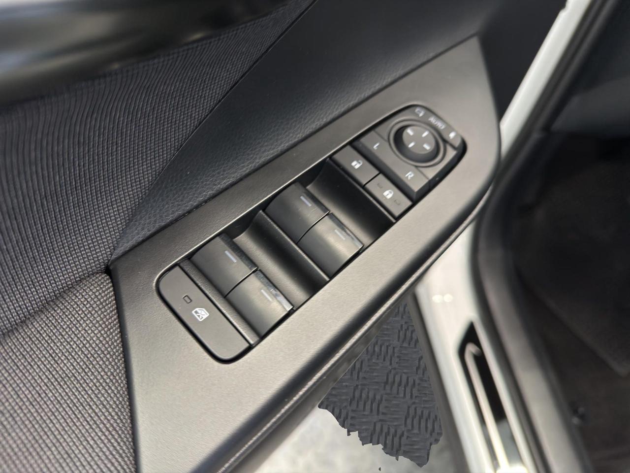 Toyota C-HR 2.0 phev Trend eco fwd e-cvt