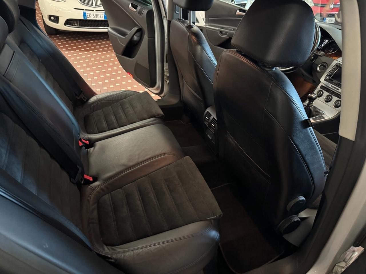Volkswagen Passat 2.0 16V FSI 4mot. Var. Highline - UNICO PROPRIETARIO
