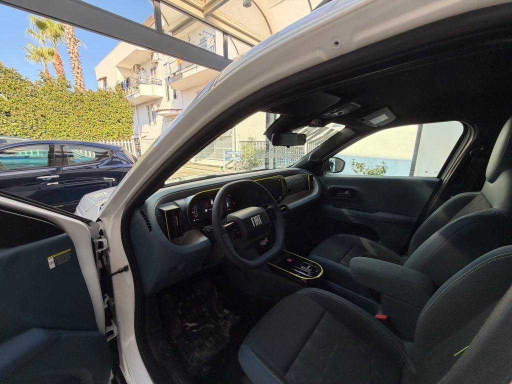 Fiat Grande Panda 1.2 Hybrid 110 CV S&S Icon tua da €249,00 mensili