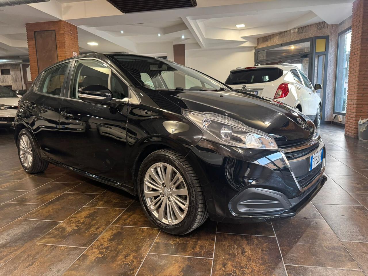 Peugeot 208 PureTech 82 5 porte Allure