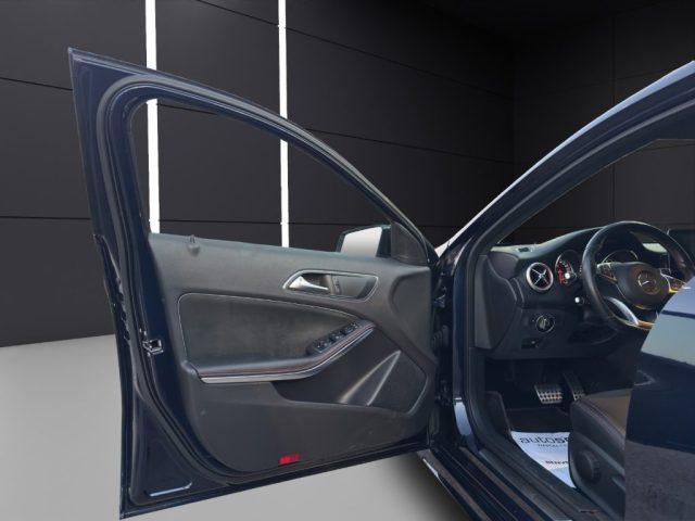 MERCEDES-BENZ A 200 d Automatic Premium