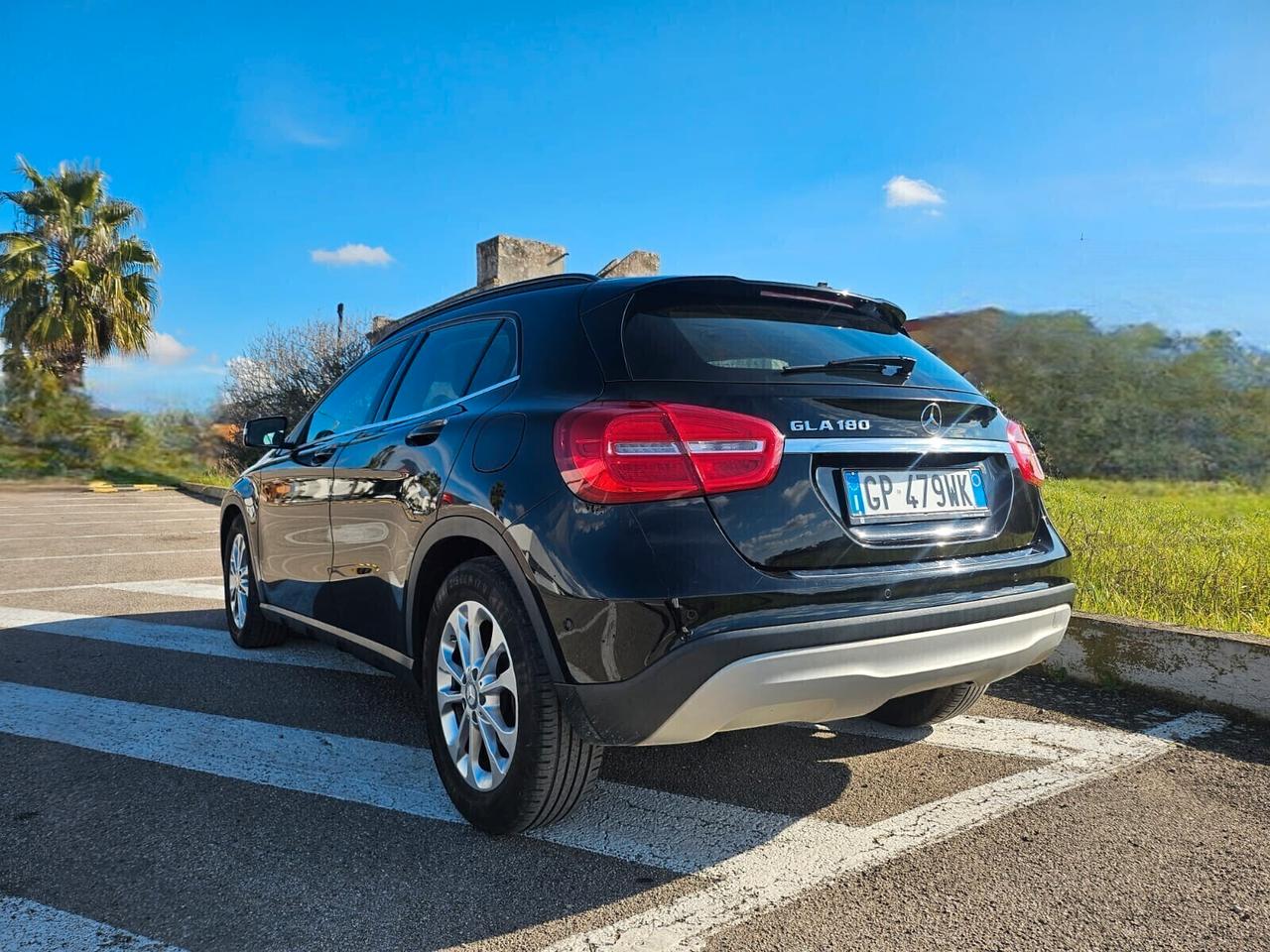 Mercedes-benz GLA 180 Executive 1.6 BENZ NAVI XENON SENSORI SEDILI RISCAL