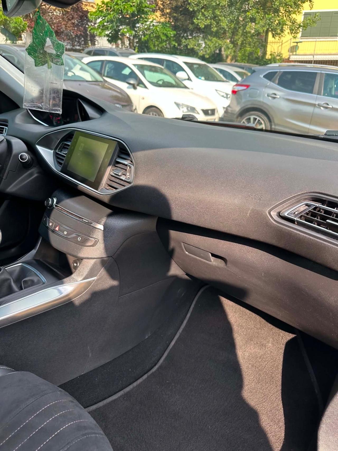 Peugeot 308 S&S ALLURE KMCERT GARANZ UNICOPR