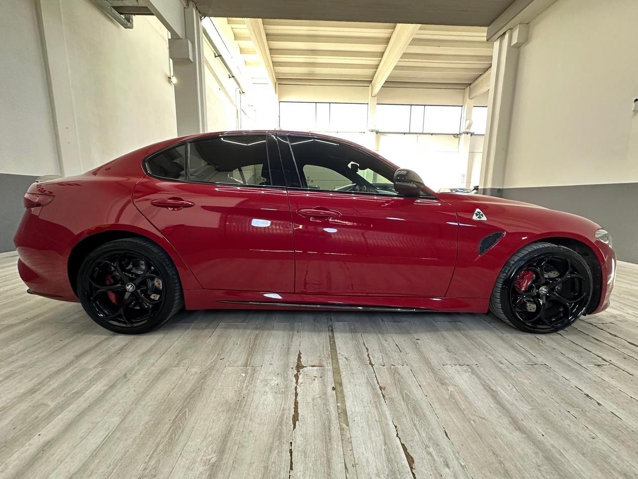Alfa Romeo Giulia 2.9 V6 Bi-Turbo AT8 Quadrifoglio