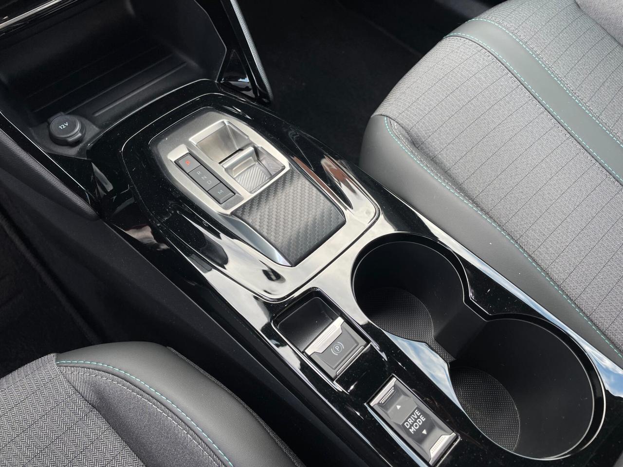 Peugeot 2008 1.2 puretech Allure AUTOMATICA NESSUN VINCOLO
