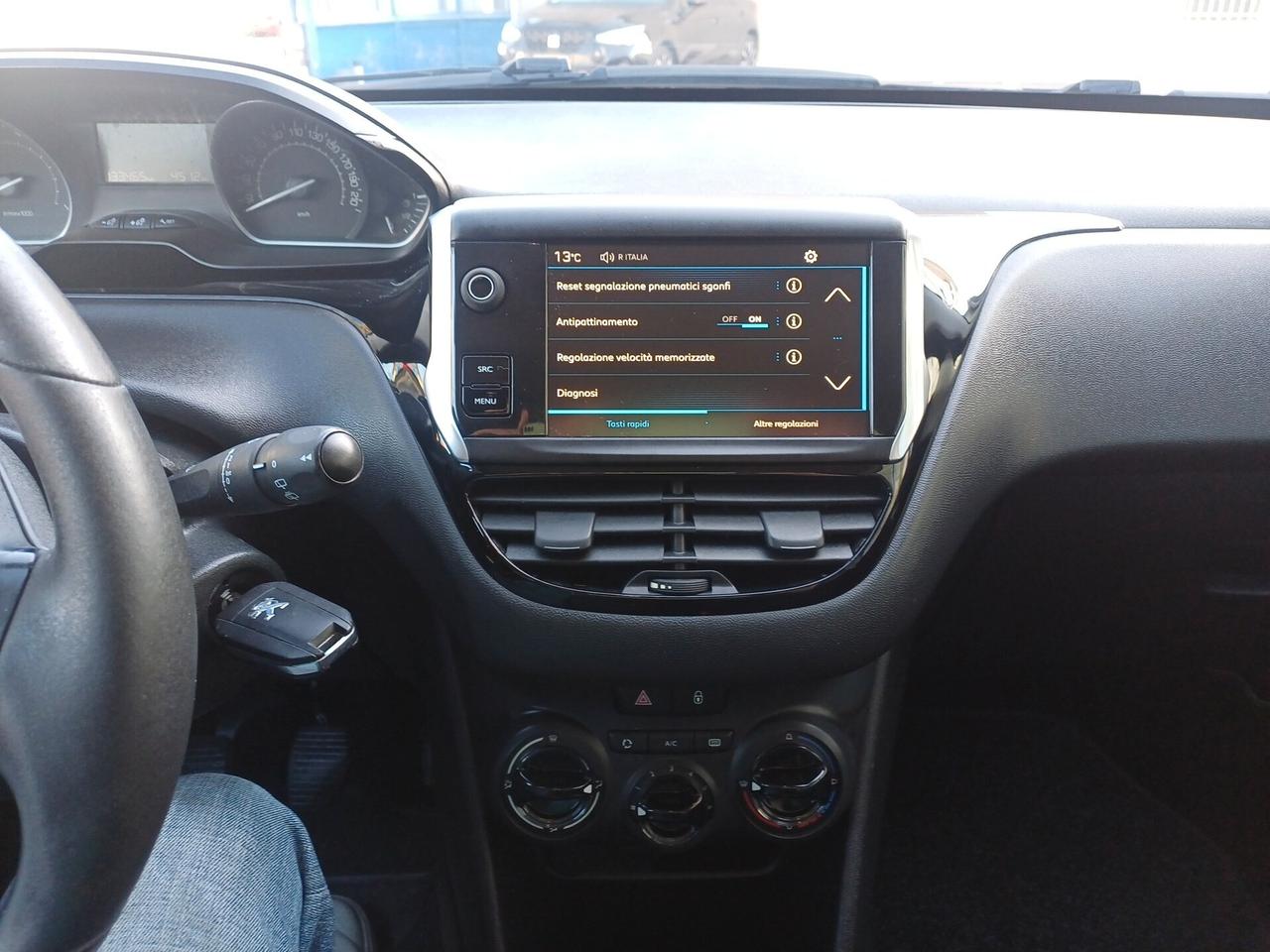 Peugeot 208 PureTech 82 5 porte Allure