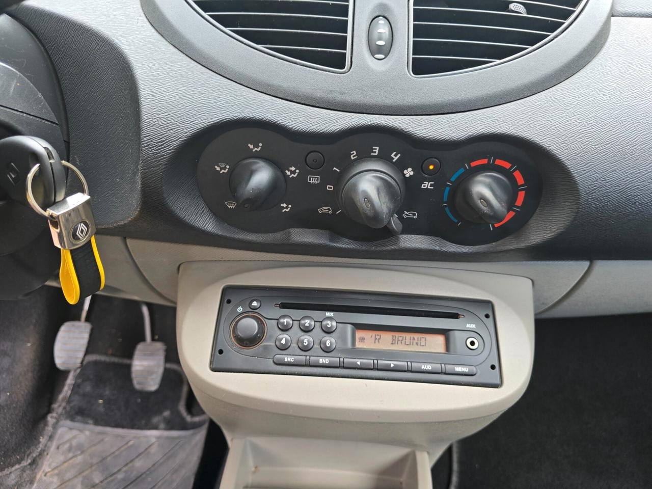 Renault Twingo 1.2 8V OK NEOPATENTATI 113000KM