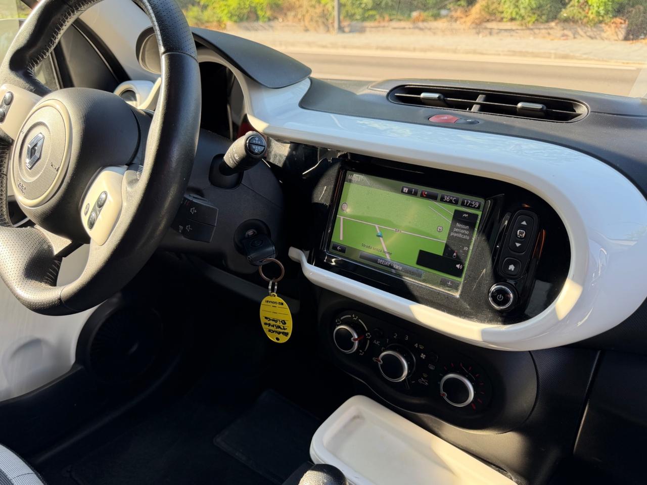Renault Twingo TCe 90 CV EDC Intens