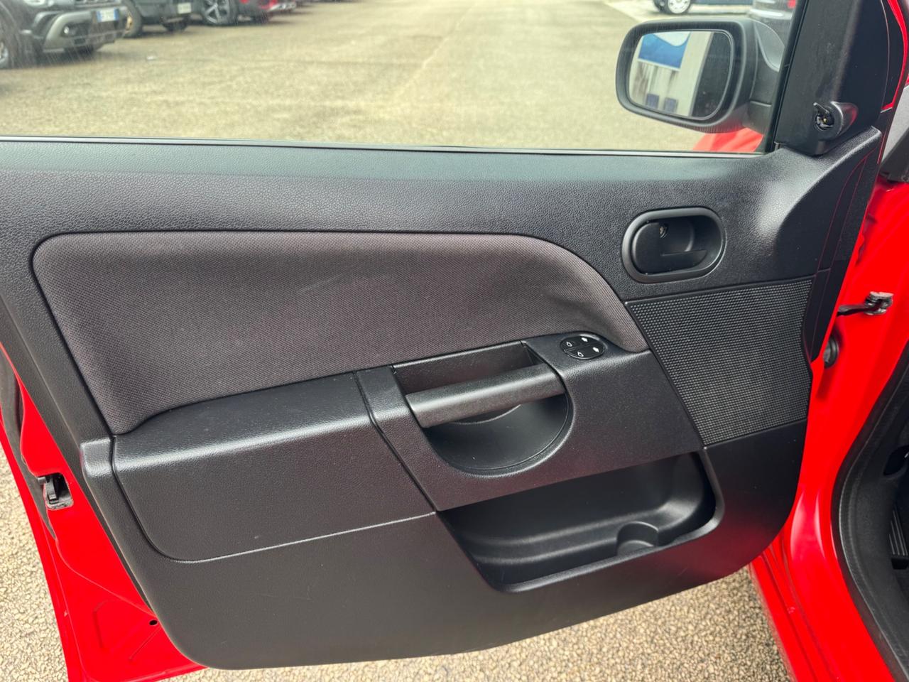 Ford Fiesta 1.4 16V 5p. Titanium