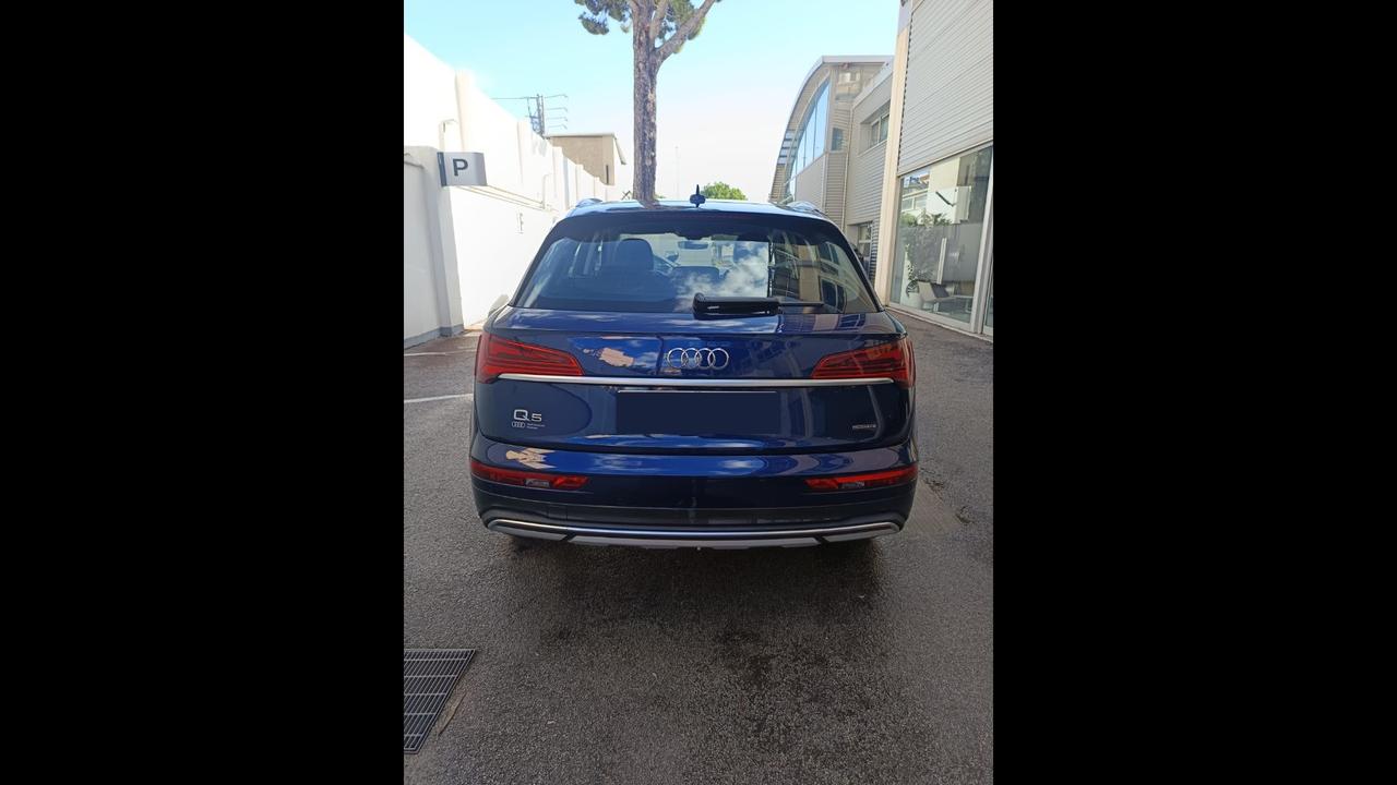 Audi Audi Q5 Business Advanced 40 TDI quattro 150(204) kW(CV) S tronic