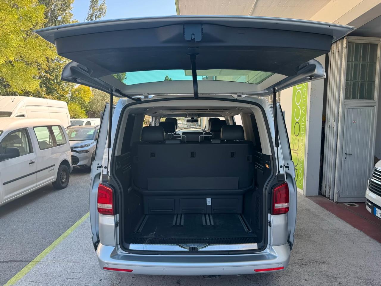 Volkswagen Multivan T5 2.0TD HIGHLINE 140cv DSG 7P