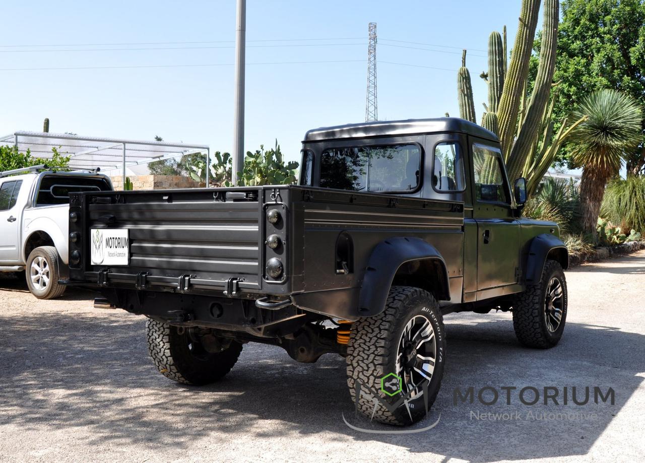 Land Rover Defender 110
