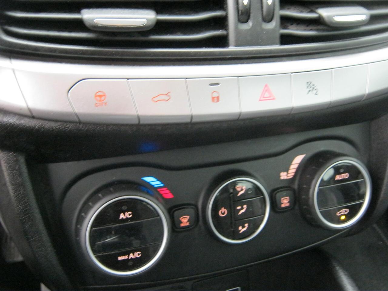 Fiat Tipo 1.6 Mjt 4 porte Lounge+navi-telecamera posteriore