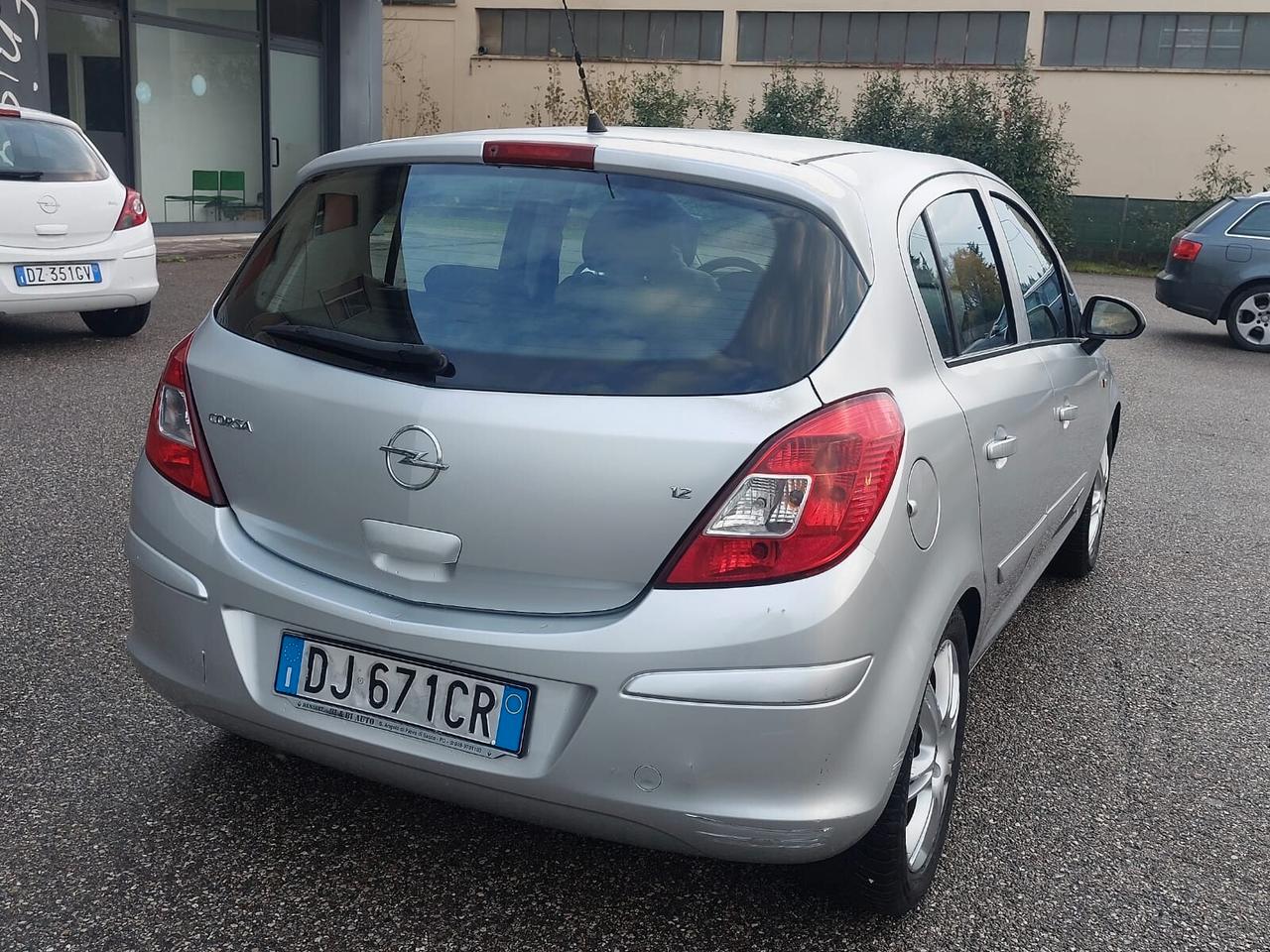 Opel Corsa 1.2 5 porte Cosmo B-GPL