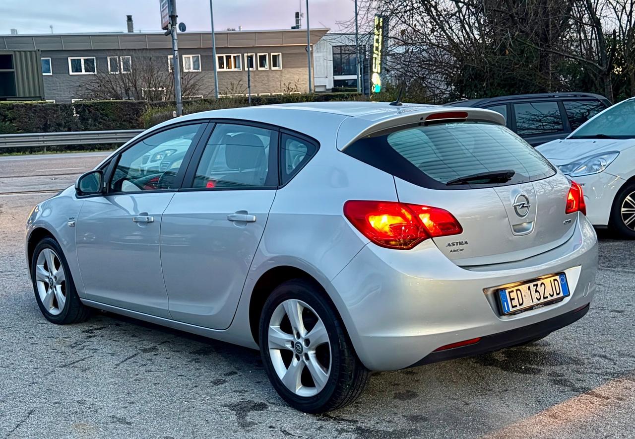 Opel Astra 2010 dicembre 1.7 CDTI 110CV 5 porte Cosmo ! ! !