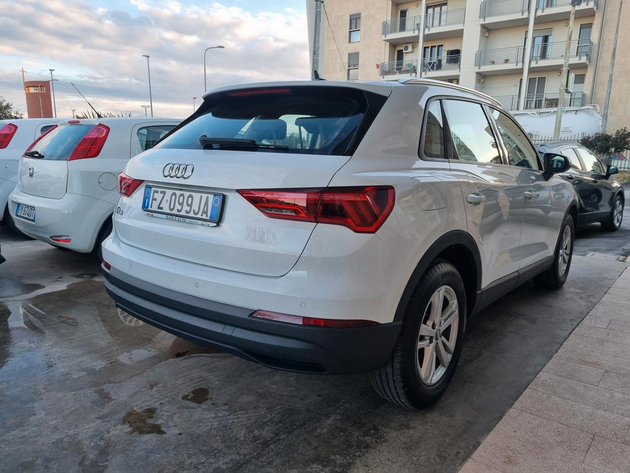 Audi Q3 35 TDI S tronic Business