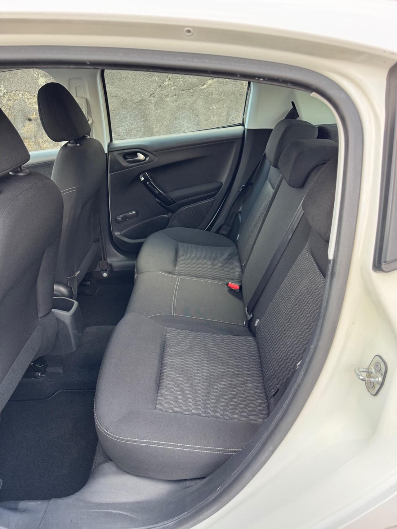 Peugeot 208 1.6 hdi SOLO 73.000 CHILOMETRI