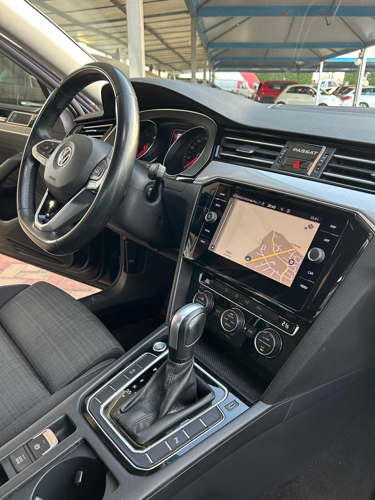 Volkswagen Passat 1.6 TDI SCR DSG Business BMT