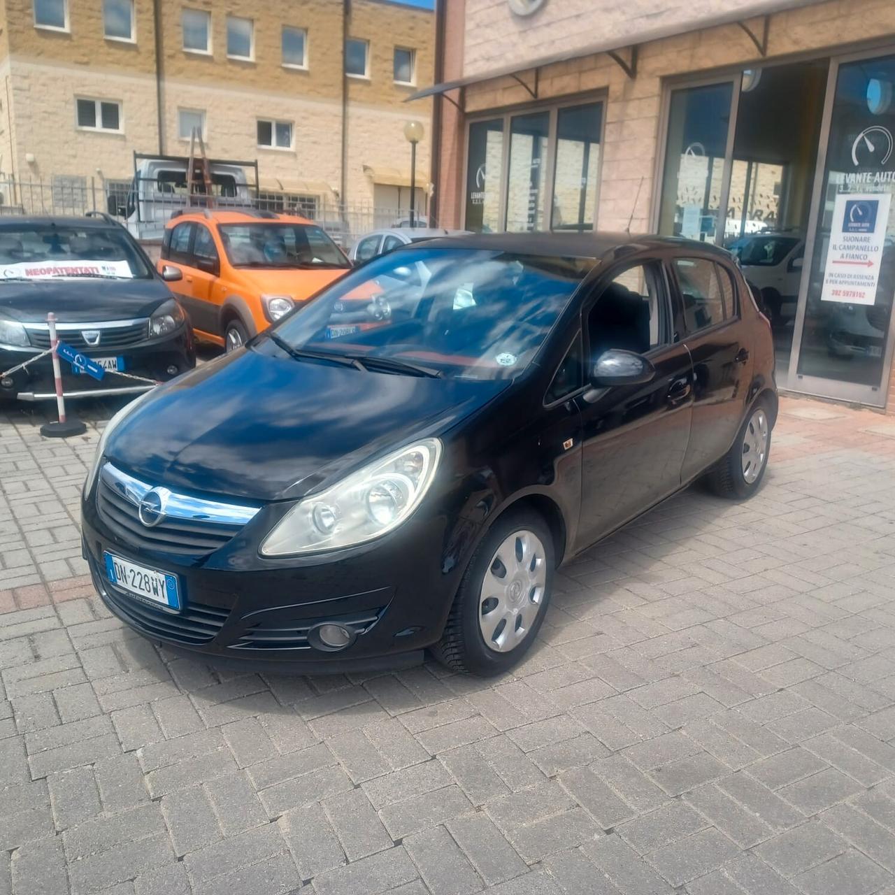 111.978KM CORSA 1.2 NEOPATENTATI BUONE CONDIZIONI