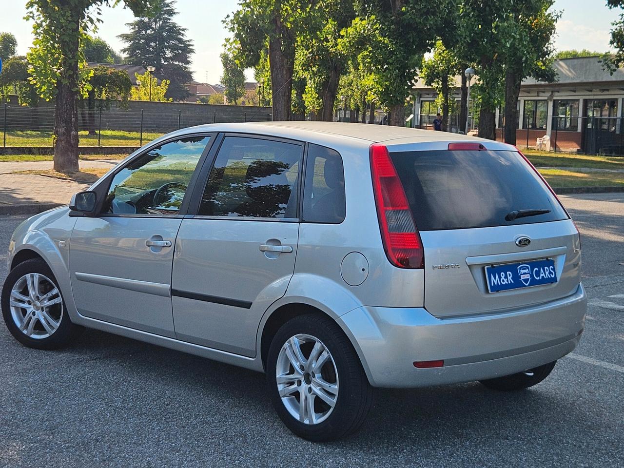 Ford Fiesta 1.4 TDCi 5p. Ghia Neopatentati 147.000km