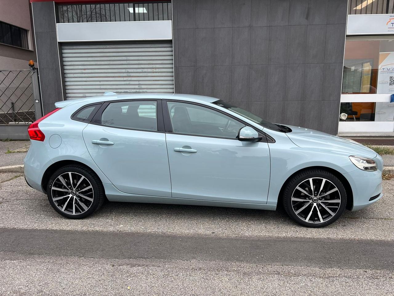 Volvo V40 Momentum 2.0 D2