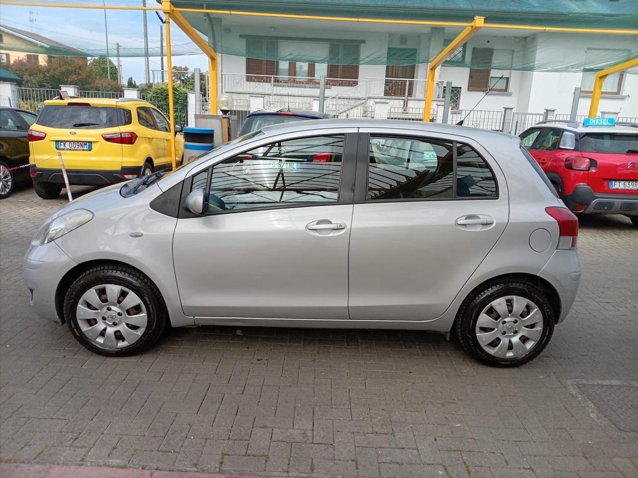 Toyota Yaris 1.0 5 porte Sol