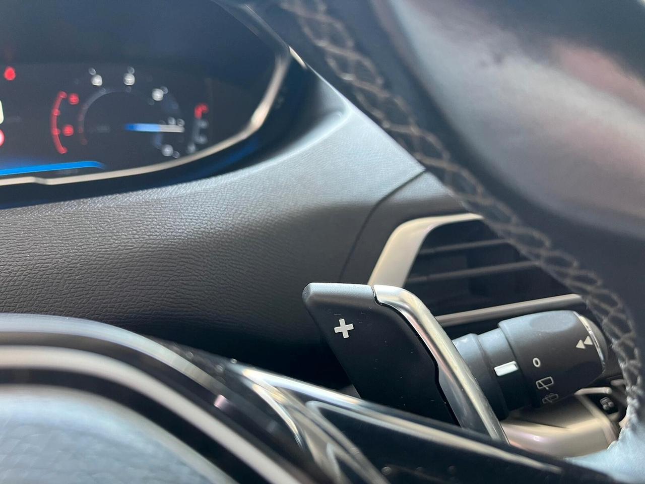 Peugeot 3008 BlueHDi 120 EAT6 Allure