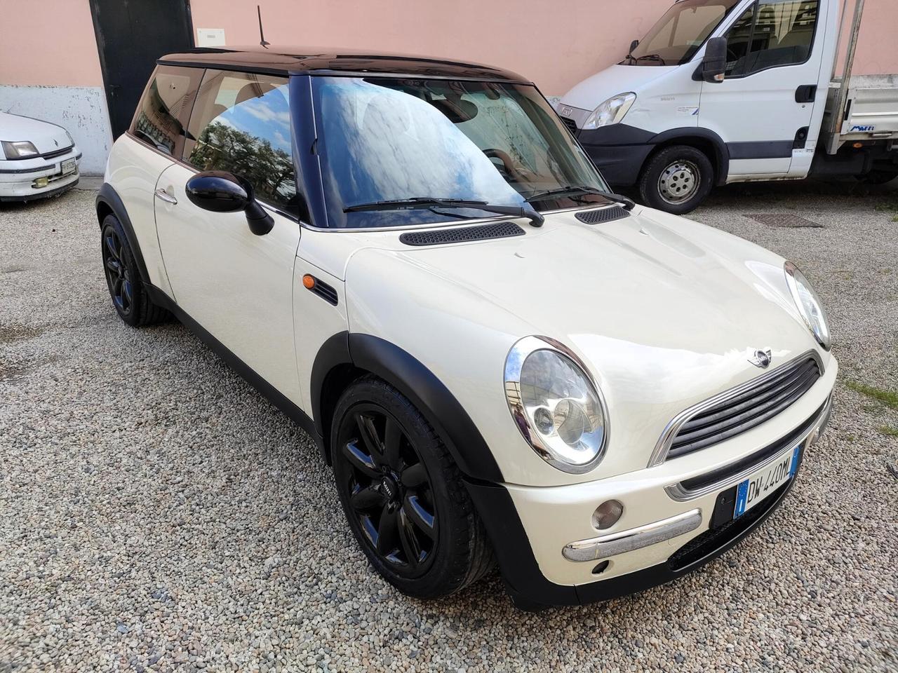 Mini 1.6 16V Cooper Harman Cardon